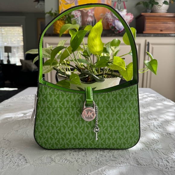 MK Monogram Shoulder Bag NWT  jungle green magnetic closure MK key charm - Picture 10 of 10